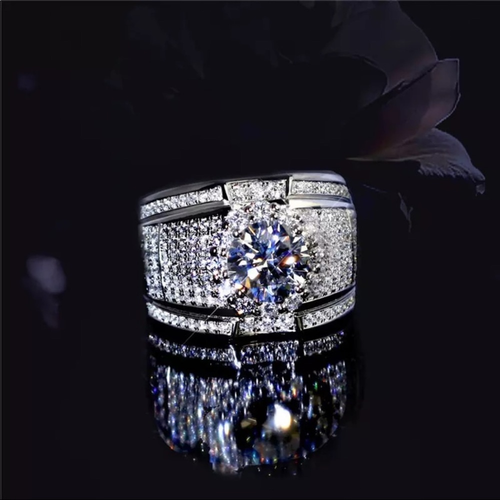 New sterling silver stamped white sapphire ring - Picture 4 of 5